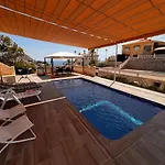 With Private Pool, Only 7 Min To The *
