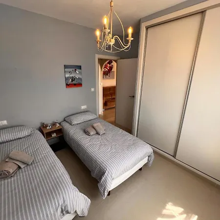 With Private Pool, Only 7 Min To The * Alicante