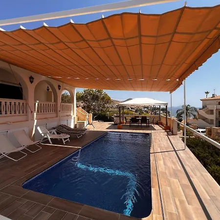 With Private Pool, Only 7 Min To The